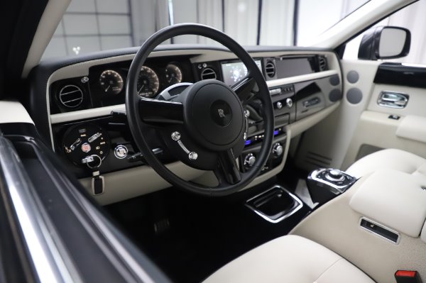 Used 2014 Rolls-Royce Phantom for sale $219,900 at Alfa Romeo of Westport in Westport CT 06880 18