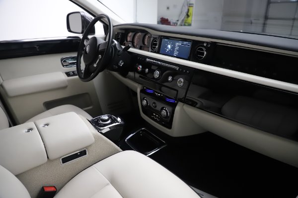 Used 2014 Rolls-Royce Phantom for sale Sold at Alfa Romeo of Westport in Westport CT 06880 19