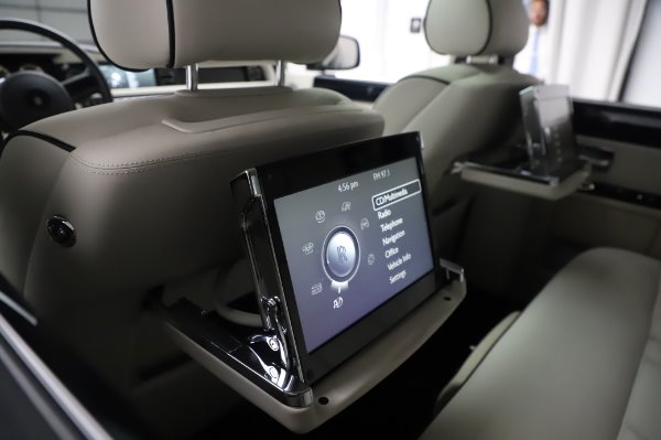 Used 2014 Rolls-Royce Phantom for sale $219,900 at Alfa Romeo of Westport in Westport CT 06880 23