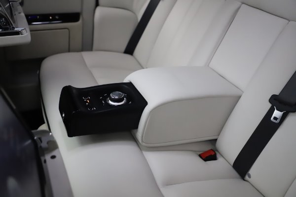 Used 2014 Rolls-Royce Phantom for sale Sold at Alfa Romeo of Westport in Westport CT 06880 26