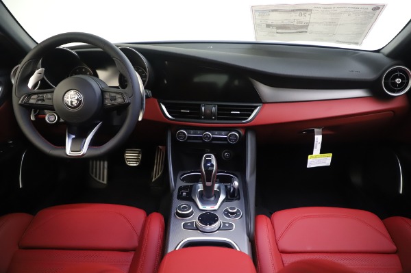 New 2020 Alfa Romeo Giulia Ti Sport Q4 for sale $46,495 at Alfa Romeo of Westport in Westport CT 06880 17