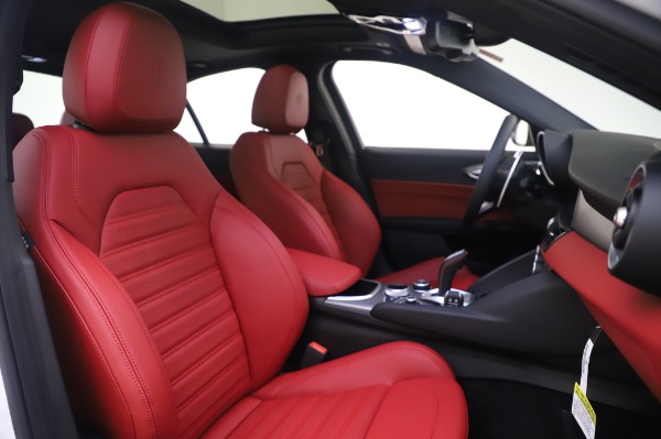 New 2020 Alfa Romeo Giulia Ti Sport Q4 for sale $46,495 at Alfa Romeo of Westport in Westport CT 06880 22
