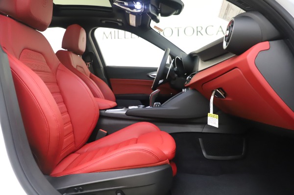 New 2020 Alfa Romeo Giulia Ti Sport Q4 for sale $46,495 at Alfa Romeo of Westport in Westport CT 06880 23