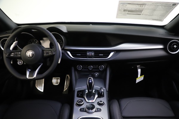 New 2020 Alfa Romeo Stelvio Ti Sport Q4 for sale Sold at Alfa Romeo of Westport in Westport CT 06880 18