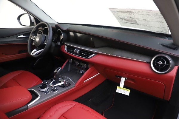 New 2020 Alfa Romeo Stelvio Ti Lusso Q4 for sale $54,145 at Alfa Romeo of Westport in Westport CT 06880 25