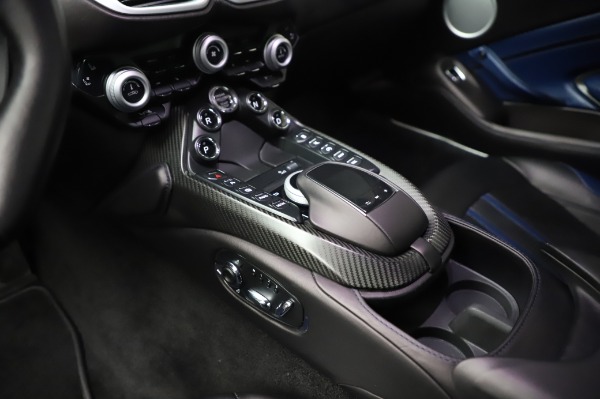 Used 2019 Aston Martin Vantage for sale $127,900 at Alfa Romeo of Westport in Westport CT 06880 17