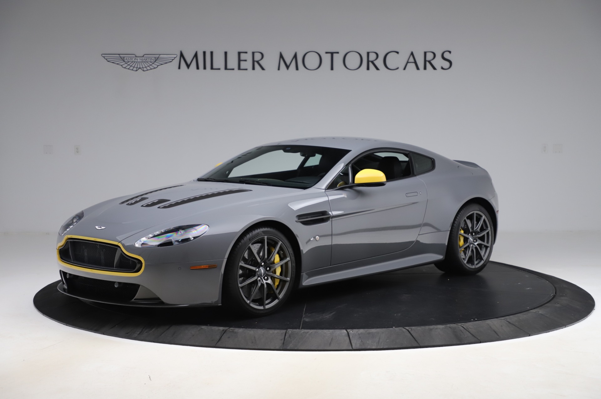 Used 2017 Aston Martin V12 Vantage S for sale Sold at Alfa Romeo of Westport in Westport CT 06880 1