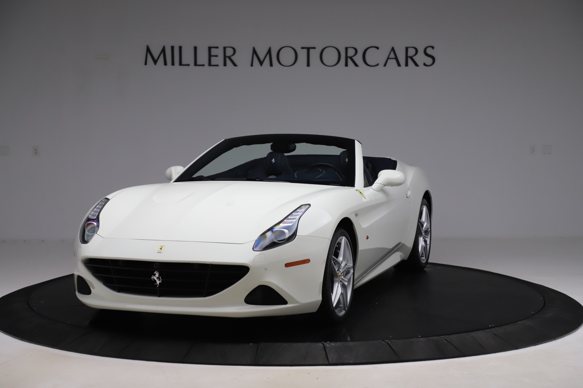 Used 2016 Ferrari California T for sale Sold at Alfa Romeo of Westport in Westport CT 06880 1