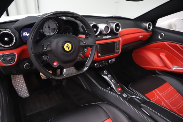 Used 2015 Ferrari California T for sale $159,900 at Alfa Romeo of Westport in Westport CT 06880 15