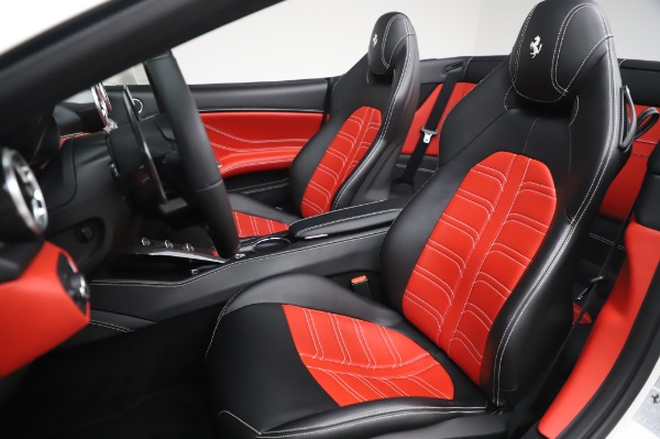 Used 2015 Ferrari California T for sale $159,900 at Alfa Romeo of Westport in Westport CT 06880 17