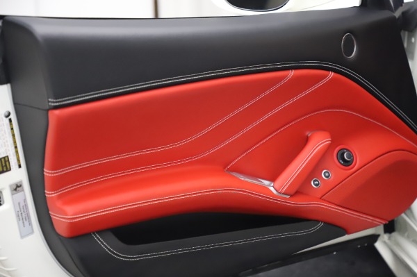 Used 2015 Ferrari California T for sale $159,900 at Alfa Romeo of Westport in Westport CT 06880 24