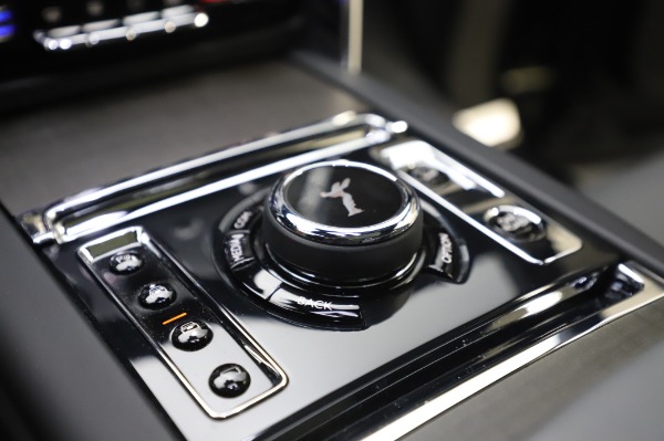 Used 2019 Rolls-Royce Cullinan for sale $349,900 at Alfa Romeo of Westport in Westport CT 06880 24