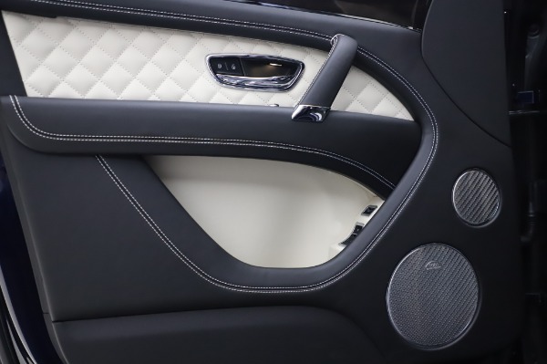 Used 2020 Bentley Bentayga V8 for sale Call for price at Alfa Romeo of Westport in Westport CT 06880 14