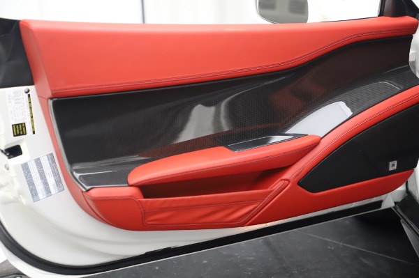 Used 2013 Ferrari 458 Italia for sale $229,900 at Alfa Romeo of Westport in Westport CT 06880 16