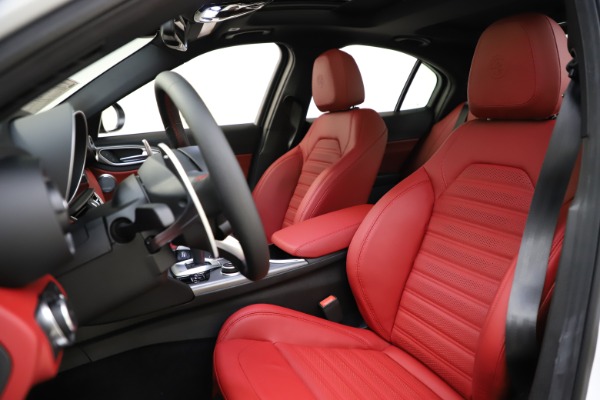 New 2020 Alfa Romeo Giulia Ti Sport Q4 for sale $51,495 at Alfa Romeo of Westport in Westport CT 06880 15