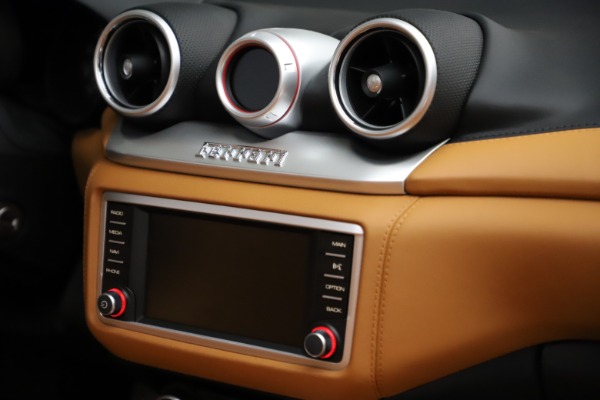 Used 2016 Ferrari California T for sale Sold at Alfa Romeo of Westport in Westport CT 06880 27