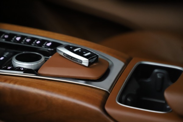 New 2021 Aston Martin DBX for sale $226,836 at Alfa Romeo of Westport in Westport CT 06880 27