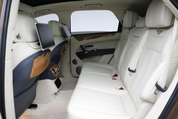 Used 2017 Bentley Bentayga W12 for sale Sold at Alfa Romeo of Westport in Westport CT 06880 21