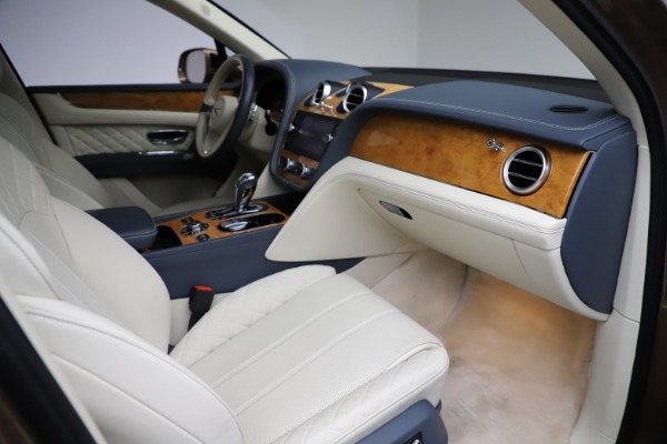 Used 2017 Bentley Bentayga W12 for sale Sold at Alfa Romeo of Westport in Westport CT 06880 24