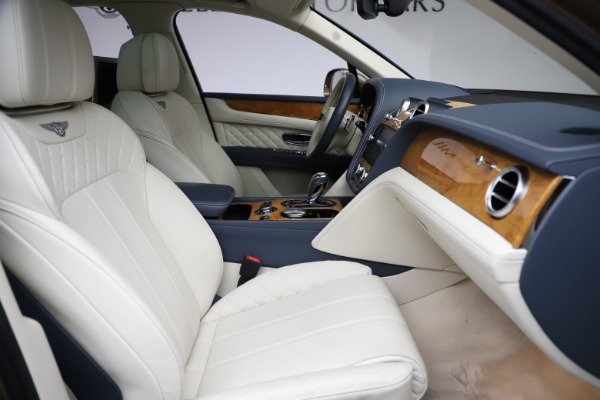 Used 2017 Bentley Bentayga W12 for sale Sold at Alfa Romeo of Westport in Westport CT 06880 25