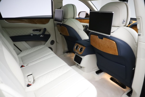 Used 2017 Bentley Bentayga W12 for sale Sold at Alfa Romeo of Westport in Westport CT 06880 27