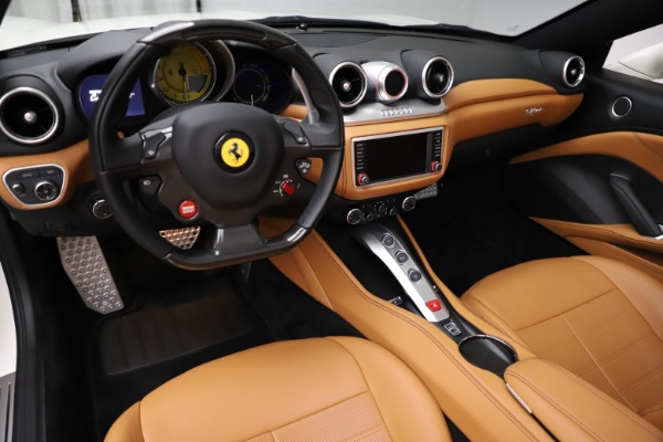 Used 2018 Ferrari California T for sale $169,900 at Alfa Romeo of Westport in Westport CT 06880 17