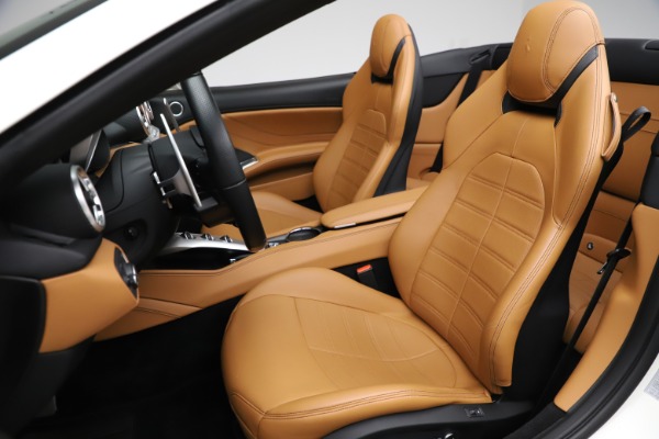 Used 2018 Ferrari California T for sale $169,900 at Alfa Romeo of Westport in Westport CT 06880 19