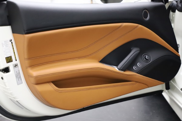 Used 2018 Ferrari California T for sale $169,900 at Alfa Romeo of Westport in Westport CT 06880 28