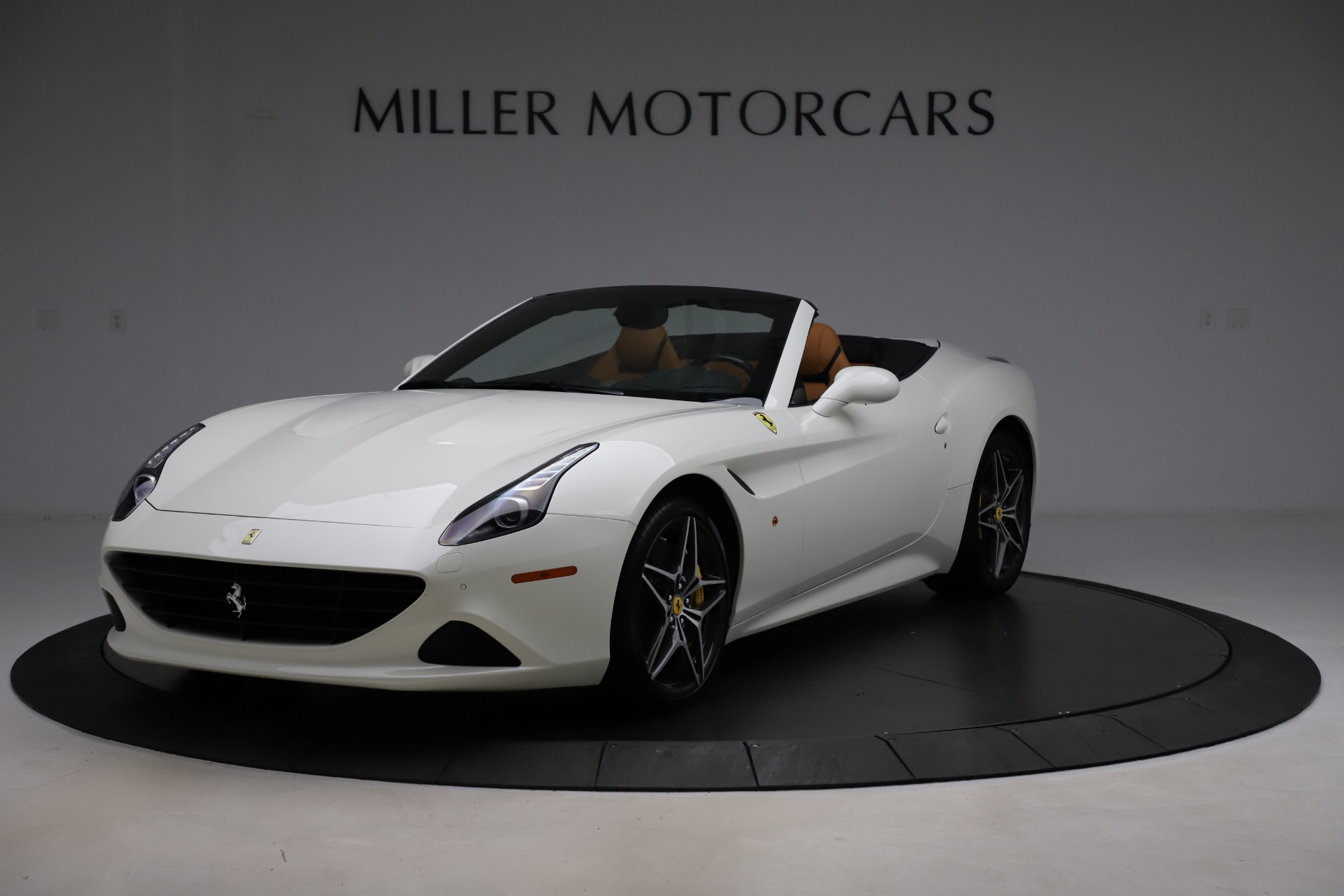 Used 2018 Ferrari California T for sale $169,900 at Alfa Romeo of Westport in Westport CT 06880 1