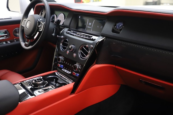 New 2021 Rolls-Royce Cullinan Black Badge for sale $431,325 at Alfa Romeo of Westport in Westport CT 06880 17