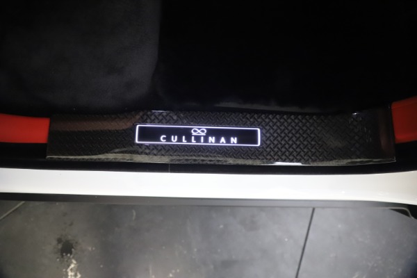 New 2021 Rolls-Royce Cullinan Black Badge for sale $431,325 at Alfa Romeo of Westport in Westport CT 06880 23