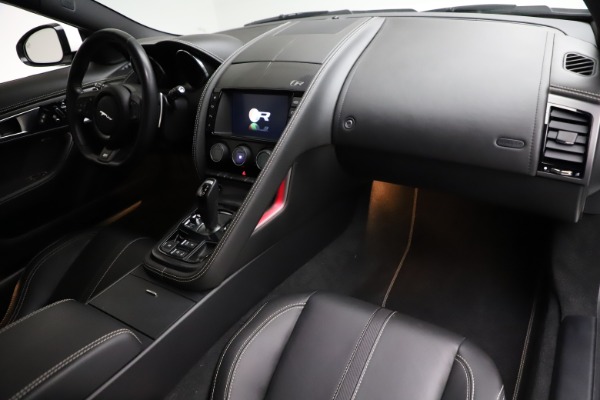 Used 2016 Jaguar F-TYPE R for sale $58,900 at Alfa Romeo of Westport in Westport CT 06880 19