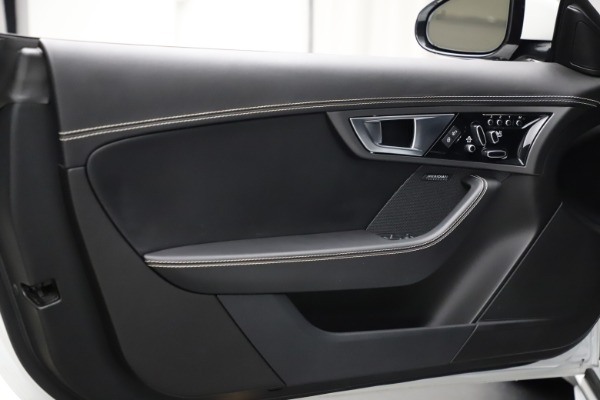 Used 2016 Jaguar F-TYPE R for sale $58,900 at Alfa Romeo of Westport in Westport CT 06880 24
