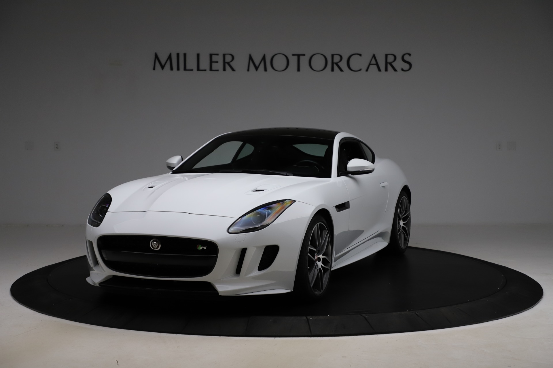 Used 2016 Jaguar F-TYPE R for sale $58,900 at Alfa Romeo of Westport in Westport CT 06880 1