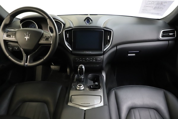 Used 2017 Maserati Ghibli S Q4 for sale $41,900 at Alfa Romeo of Westport in Westport CT 06880 16
