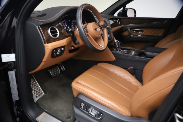 Used 2017 Bentley Bentayga W12 for sale $126,900 at Alfa Romeo of Westport in Westport CT 06880 18