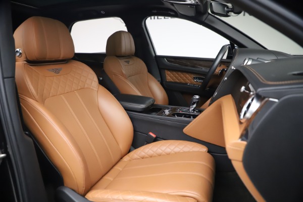 Used 2017 Bentley Bentayga W12 for sale $126,900 at Alfa Romeo of Westport in Westport CT 06880 28