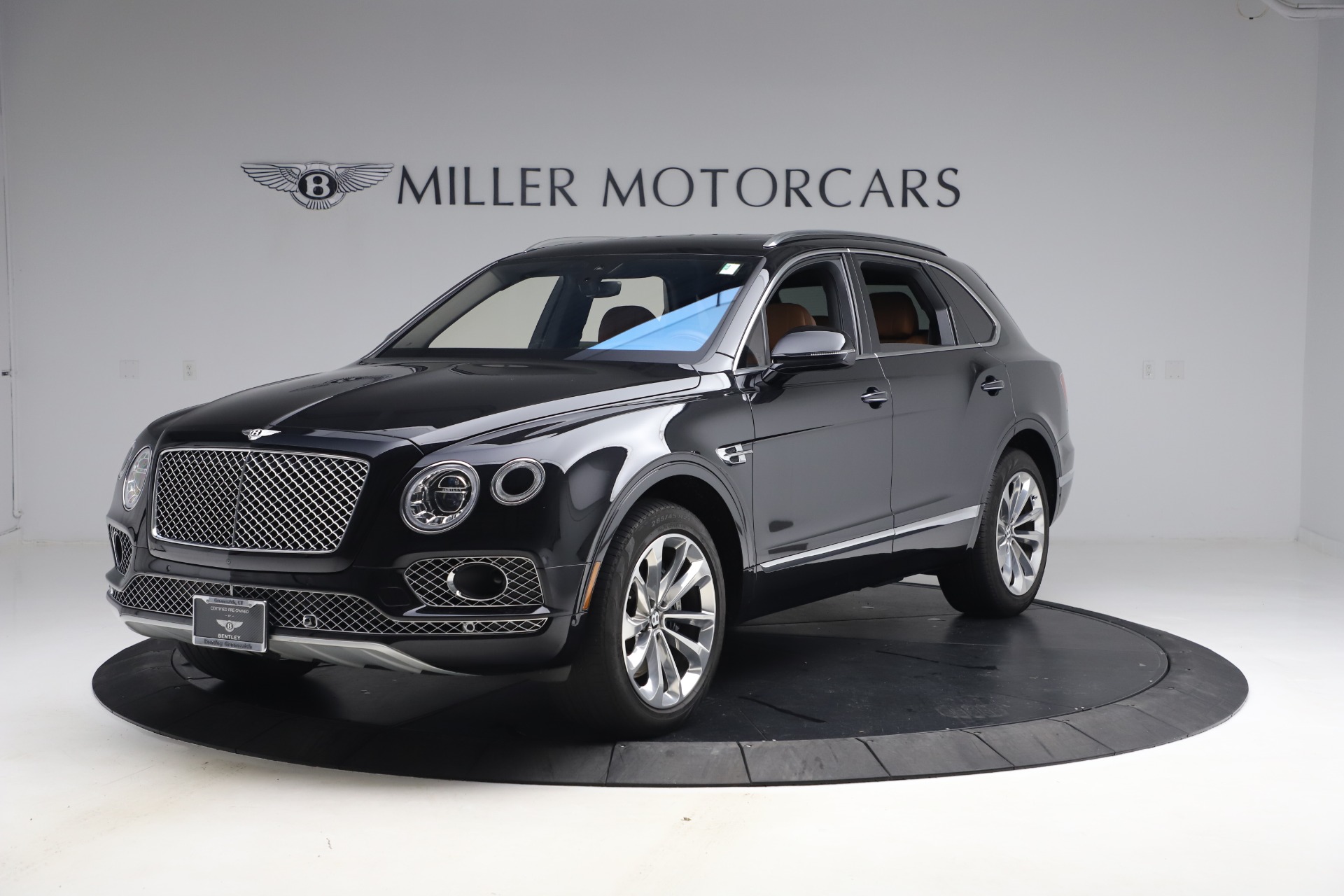 Used 2017 Bentley Bentayga W12 for sale $126,900 at Alfa Romeo of Westport in Westport CT 06880 1