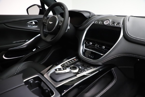 New 2021 Aston Martin DBX for sale $201,586 at Alfa Romeo of Westport in Westport CT 06880 21