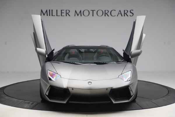 Used 2015 Lamborghini Aventador Roadster LP 700-4 for sale $349,900 at Alfa Romeo of Westport in Westport CT 06880 12