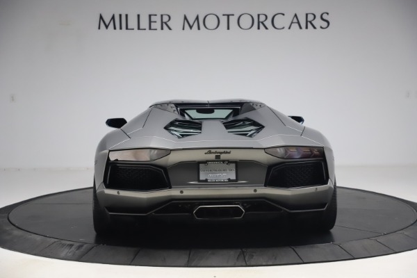 Used 2015 Lamborghini Aventador Roadster LP 700-4 for sale $349,900 at Alfa Romeo of Westport in Westport CT 06880 16