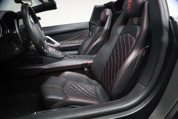 Used 2015 Lamborghini Aventador Roadster LP 700-4 for sale $349,900 at Alfa Romeo of Westport in Westport CT 06880 21