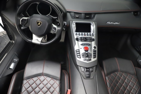 Used 2015 Lamborghini Aventador Roadster LP 700-4 for sale $349,900 at Alfa Romeo of Westport in Westport CT 06880 23