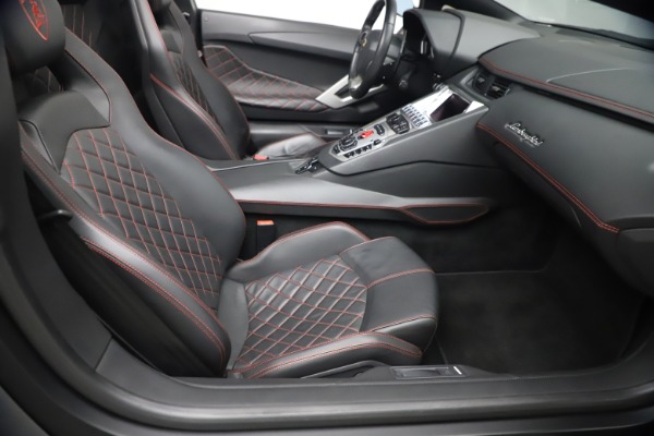 Used 2015 Lamborghini Aventador Roadster LP 700-4 for sale $349,900 at Alfa Romeo of Westport in Westport CT 06880 26