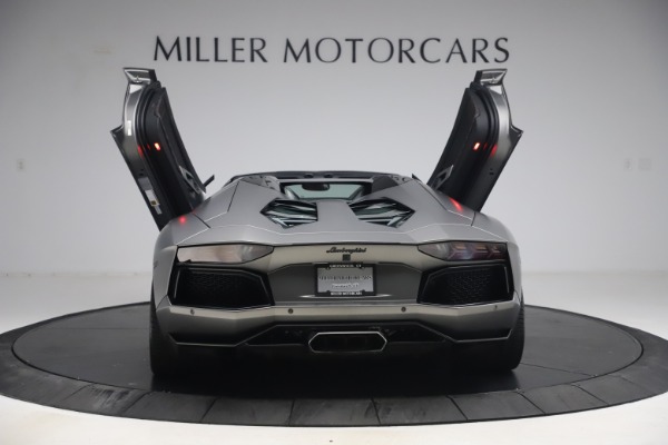 Used 2015 Lamborghini Aventador Roadster LP 700-4 for sale $349,900 at Alfa Romeo of Westport in Westport CT 06880 7