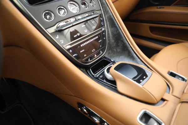 Used 2021 Aston Martin DBS Superleggera Volante for sale $295,900 at Alfa Romeo of Westport in Westport CT 06880 27