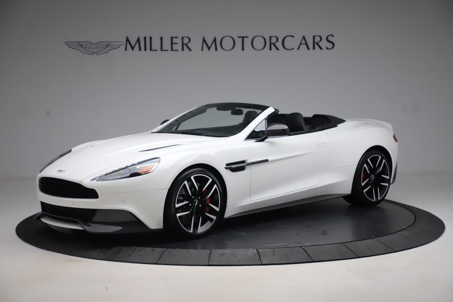 Used 2015 Aston Martin Vanquish Volante for sale Sold at Alfa Romeo of Westport in Westport CT 06880 1