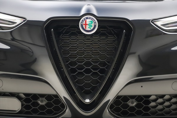 Used 2020 Alfa Romeo Stelvio Ti Sport Q4 for sale Sold at Alfa Romeo of Westport in Westport CT 06880 13