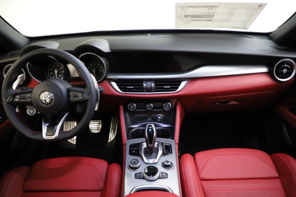 New 2021 Alfa Romeo Stelvio Ti Sport Q4 for sale Sold at Alfa Romeo of Westport in Westport CT 06880 27