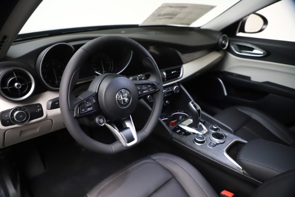 New 2021 Alfa Romeo Giulia Q4 for sale Call for price at Alfa Romeo of Westport in Westport CT 06880 12